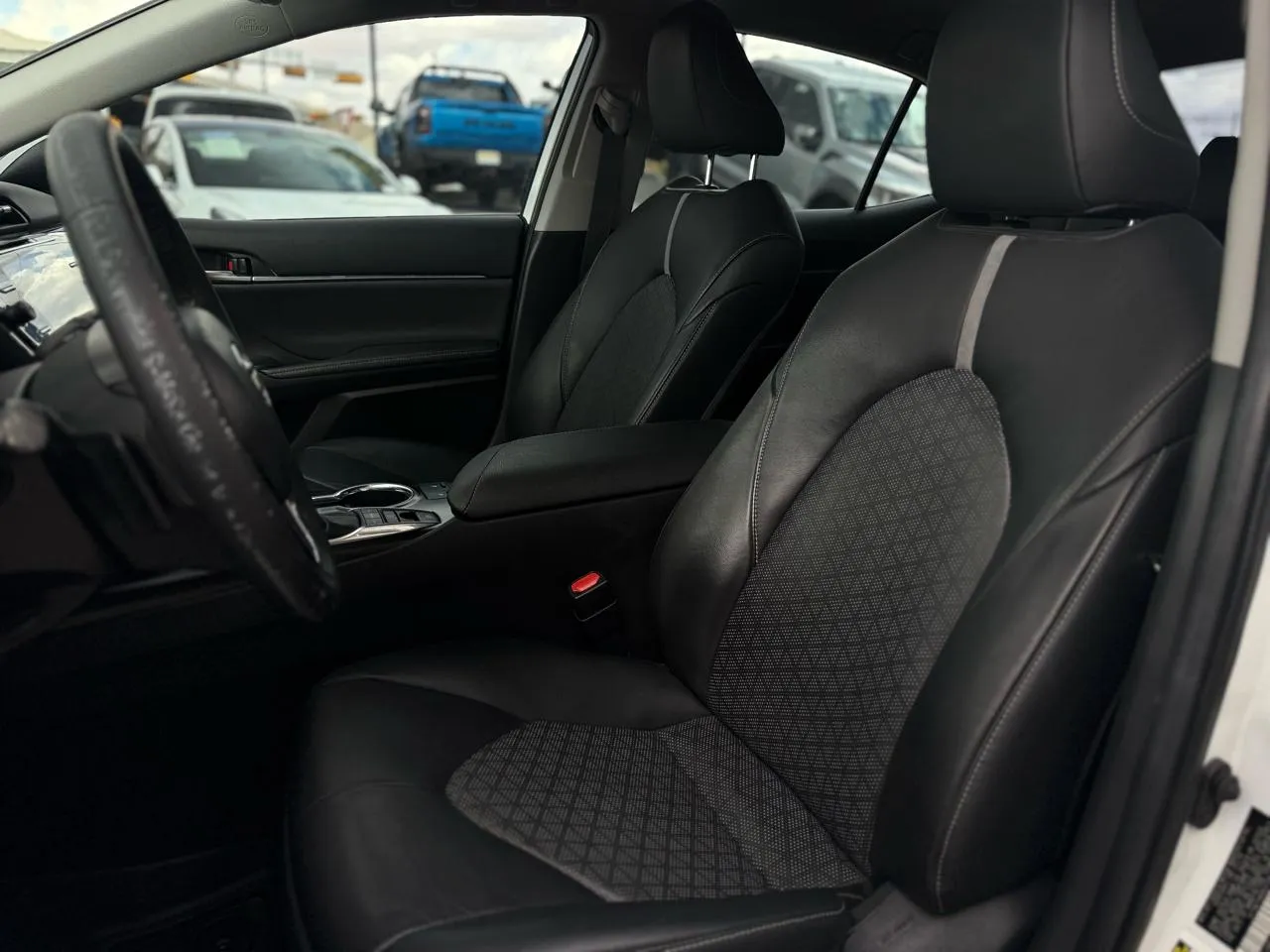 Toyota Camry photo 10