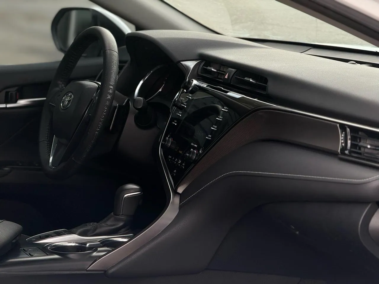 Toyota Camry photo 13