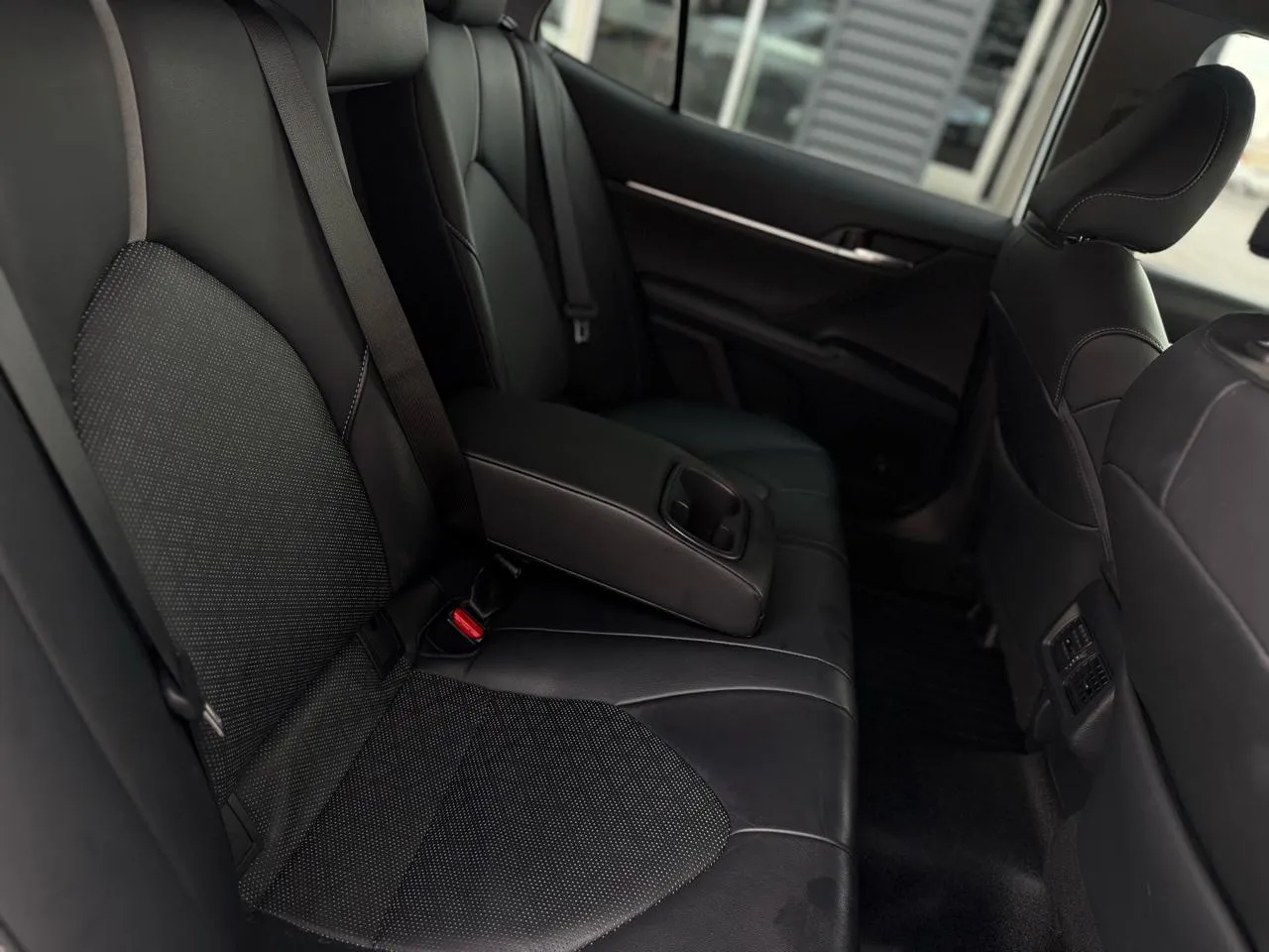 Toyota Camry photo 15