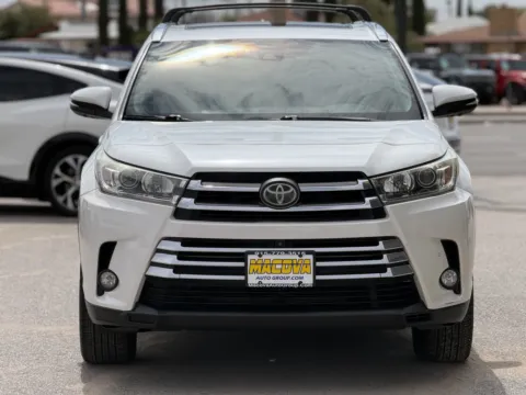 More photos of 2017 Toyota Highlander at Macova Auto Group Inc., TX