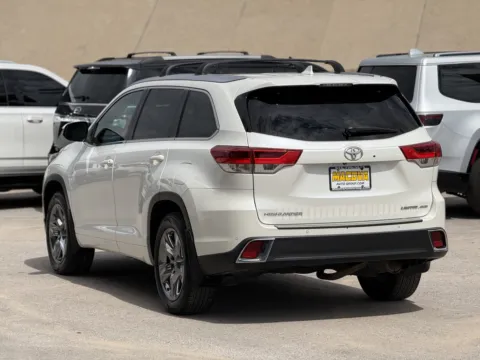 More photos of 2017 Toyota Highlander at Macova Auto Group Inc., TX