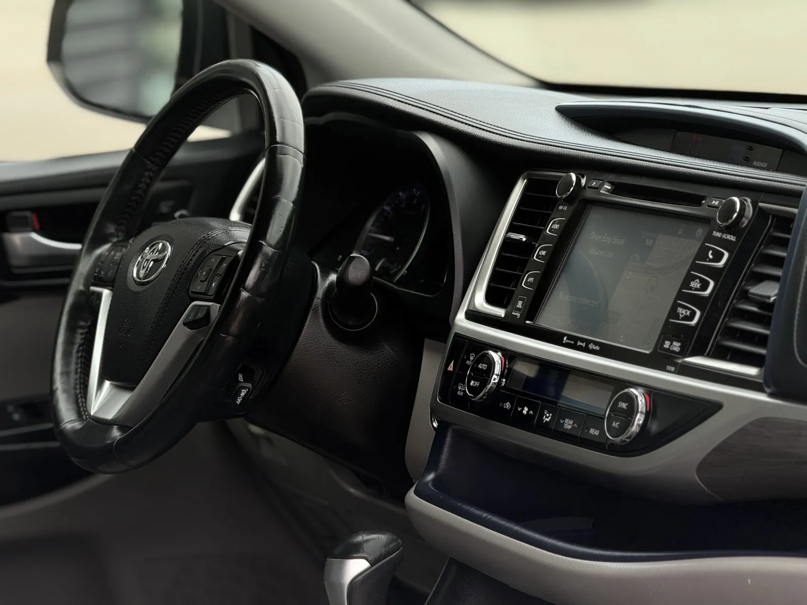 Toyota Highlander photo 13