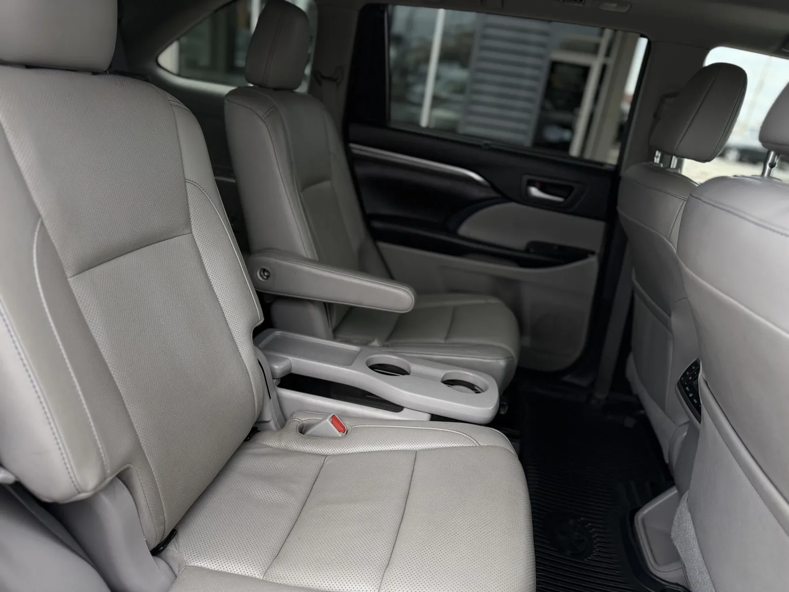 Toyota Highlander photo 16