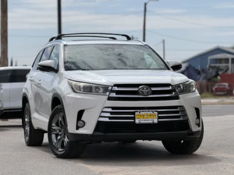 Photos of 2017 Toyota Highlander for sale in El Paso, TX at Macova Auto Group Inc.