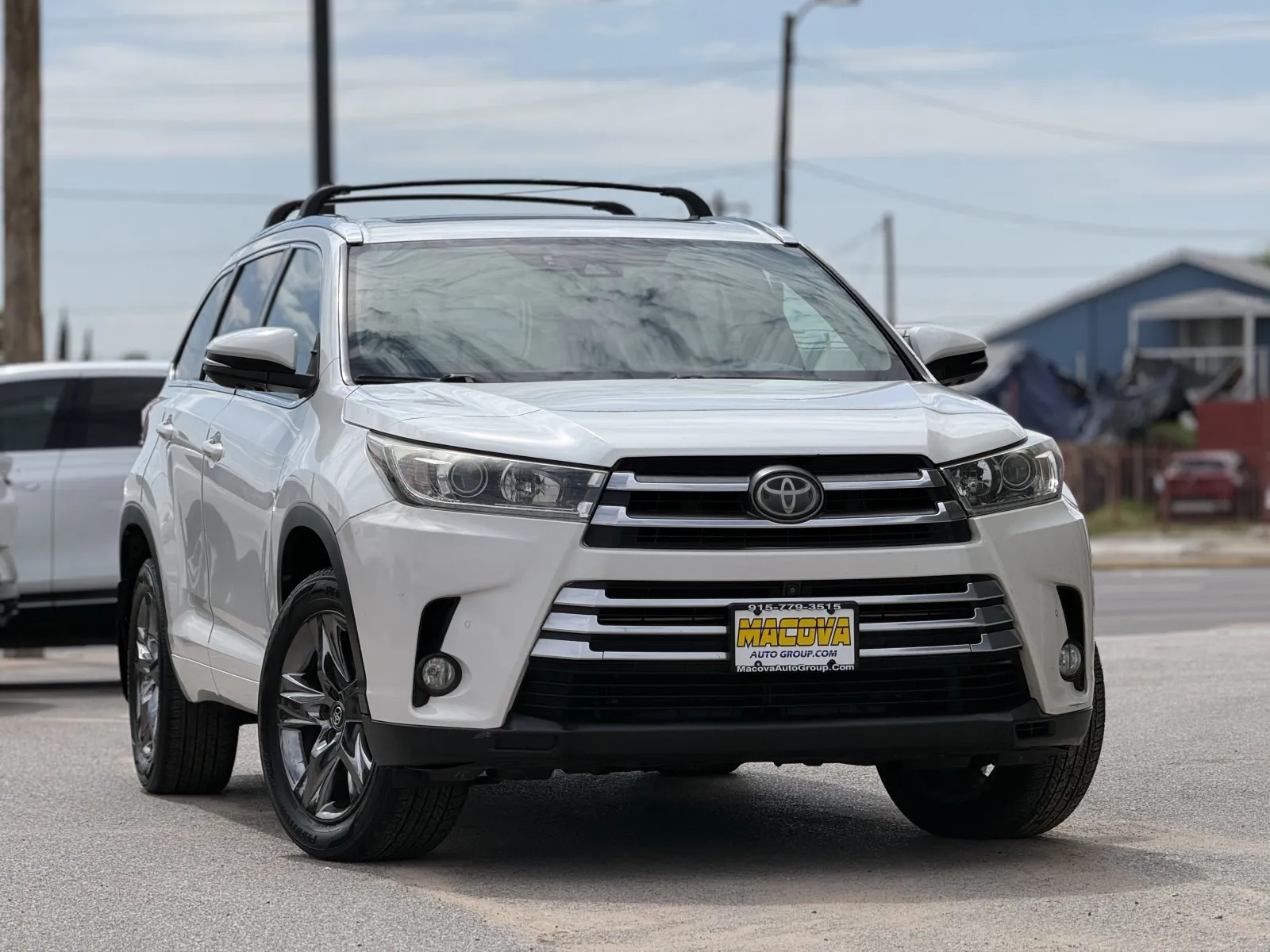 Toyota Highlander photo 2