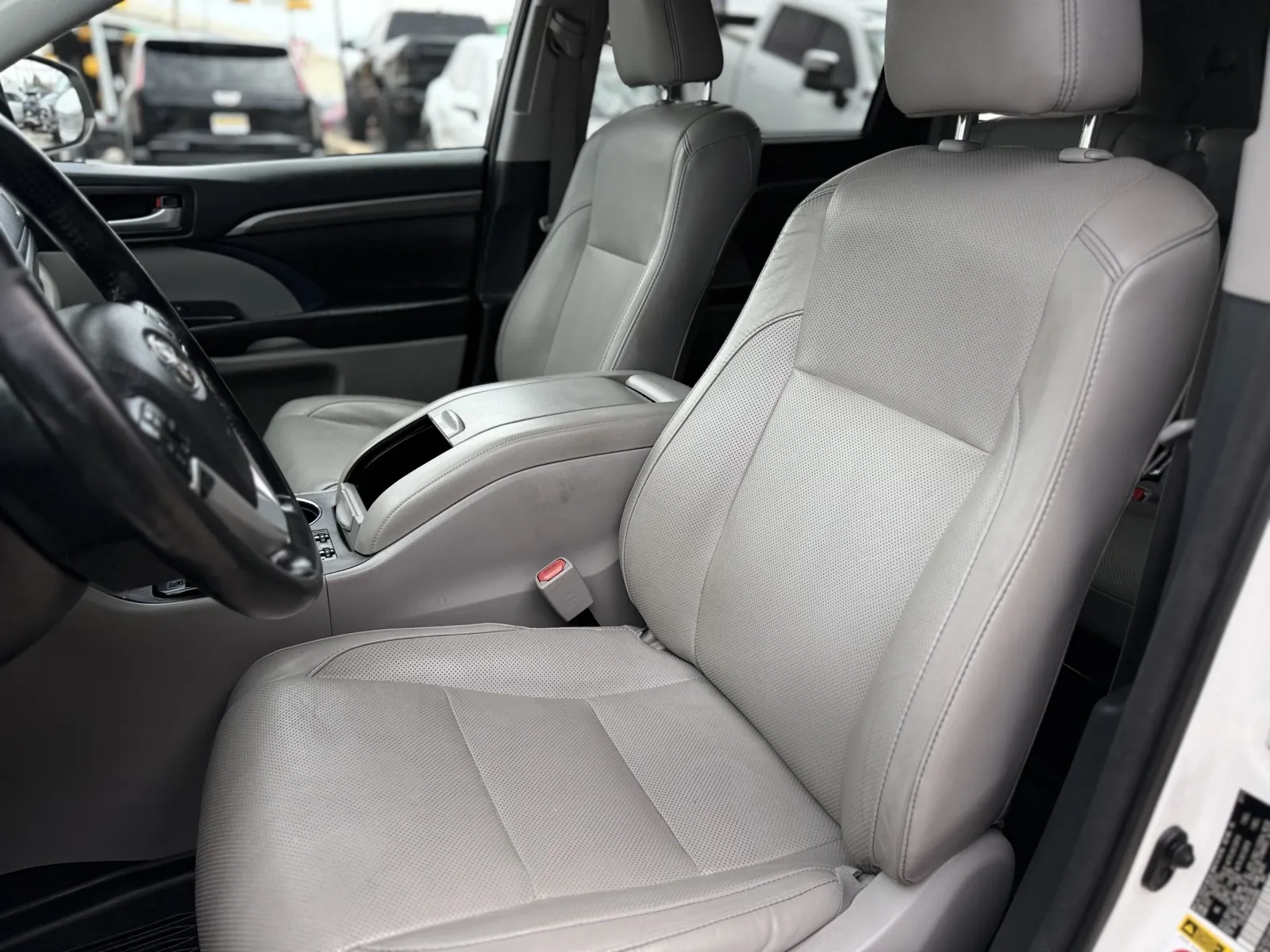 Toyota Highlander photo 10