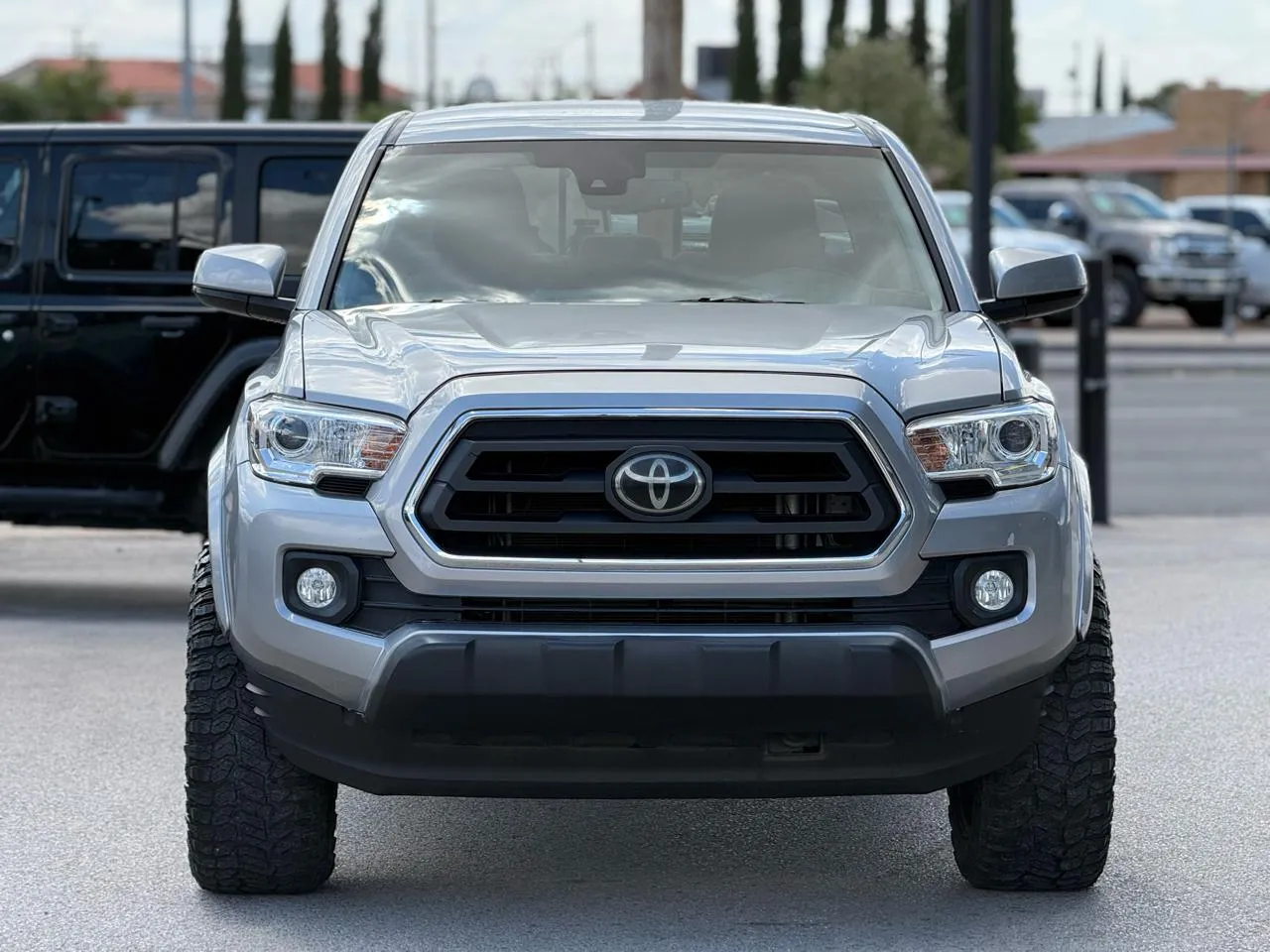 Toyota Tacoma photo 3