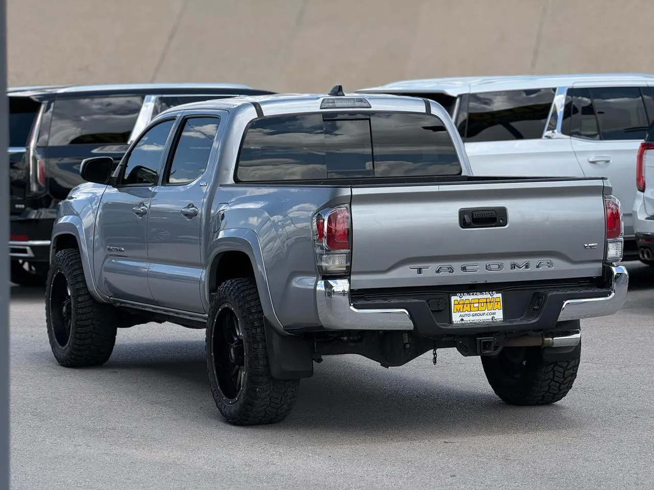 Toyota Tacoma photo 7