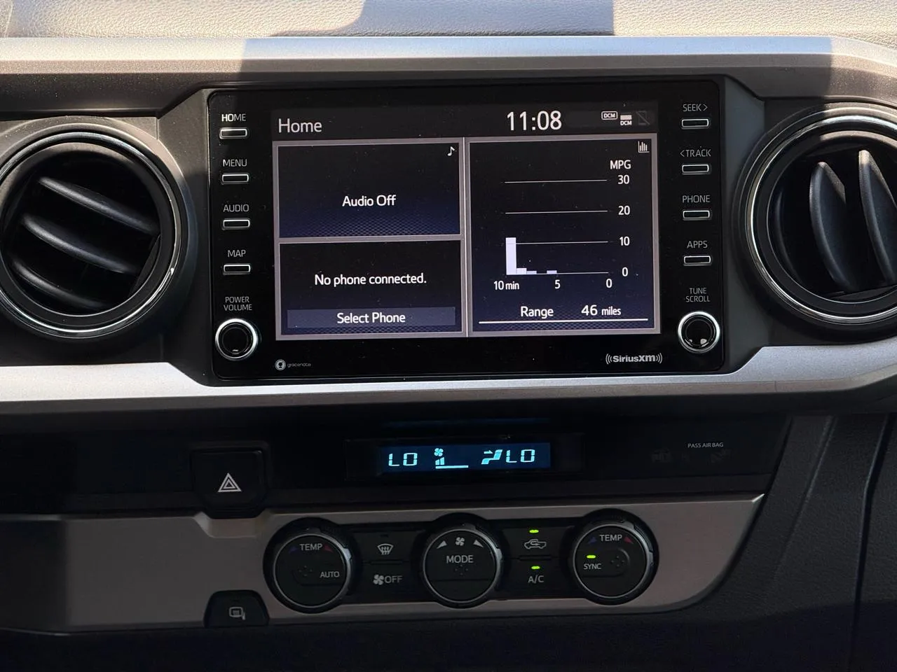Toyota Tacoma photo 17