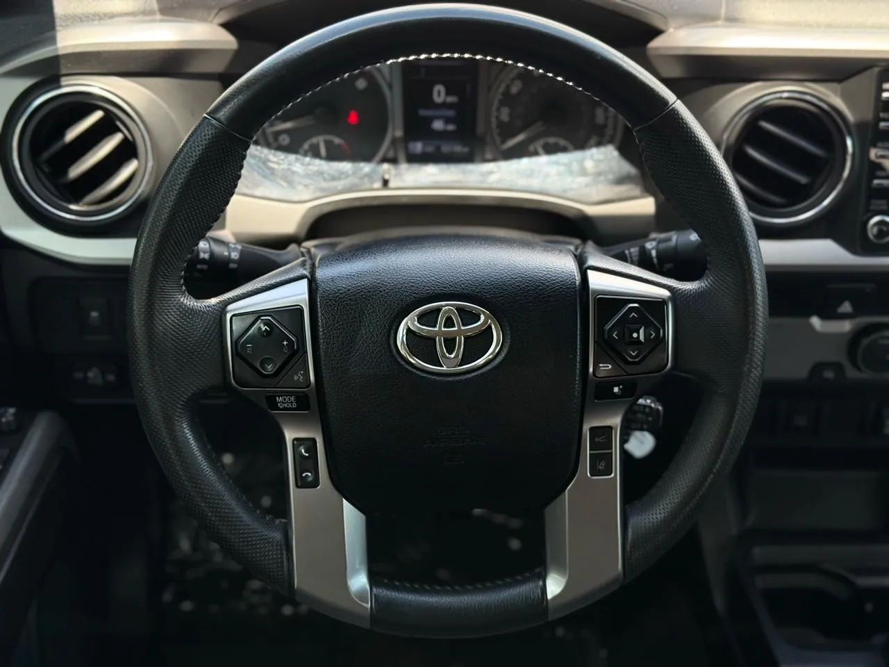 Toyota Tacoma photo 18