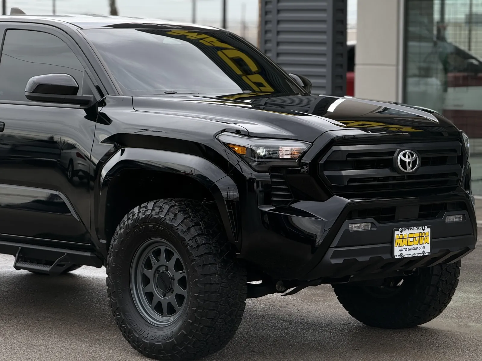 Toyota Tacoma photo 9