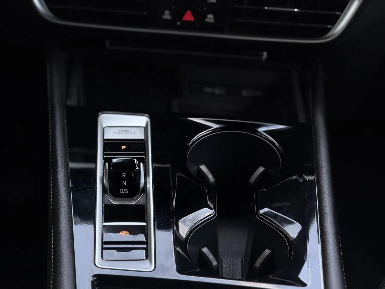 Volkswagen Atlas Cross Sport photo 16
