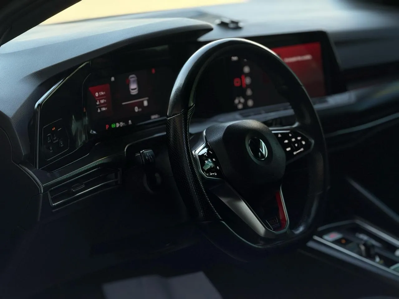 Volkswagen Golf GTI photo 9