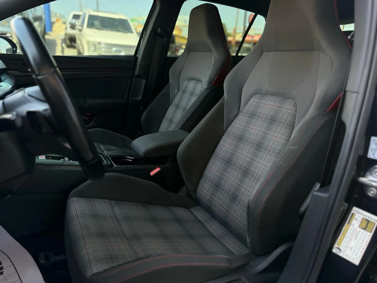 Volkswagen Golf GTI photo 10