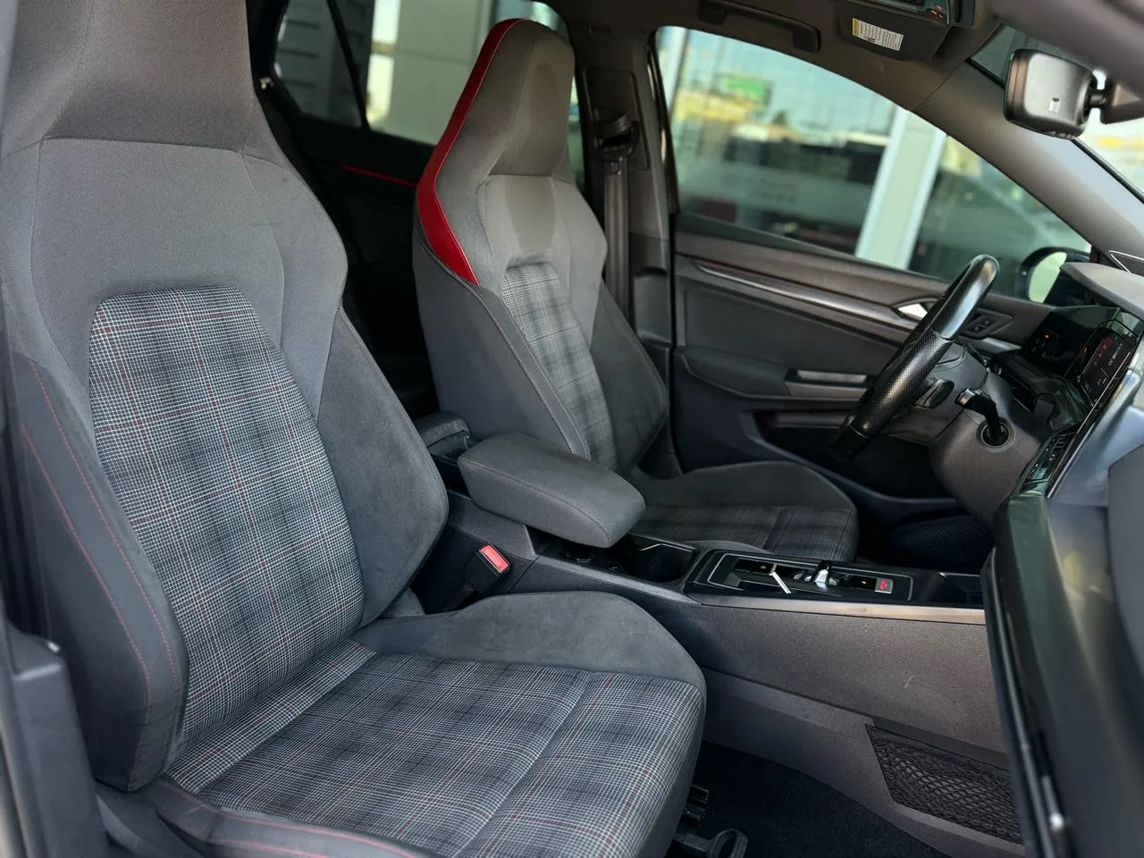 Volkswagen Golf GTI photo 14