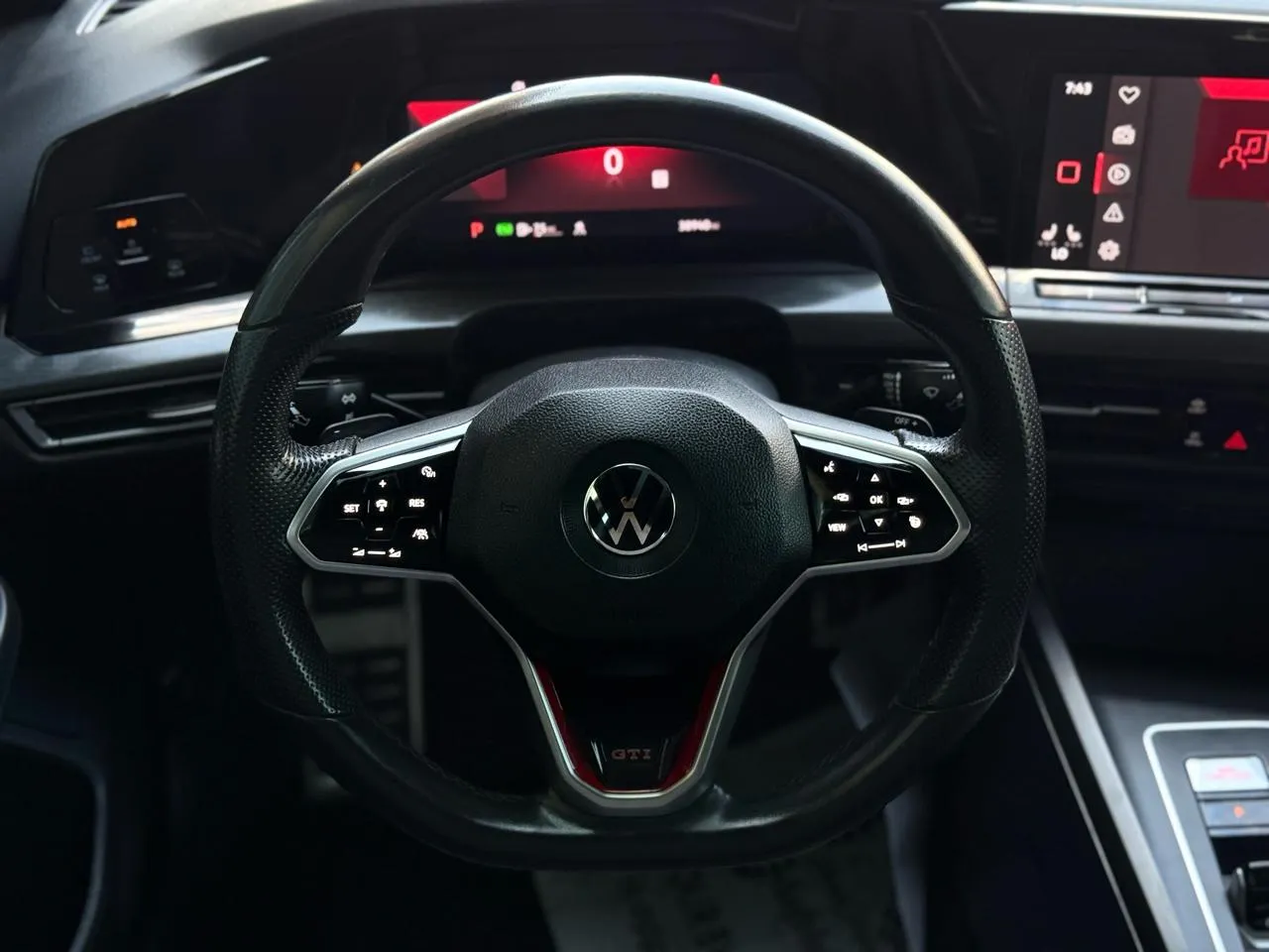 Volkswagen Golf GTI photo 18