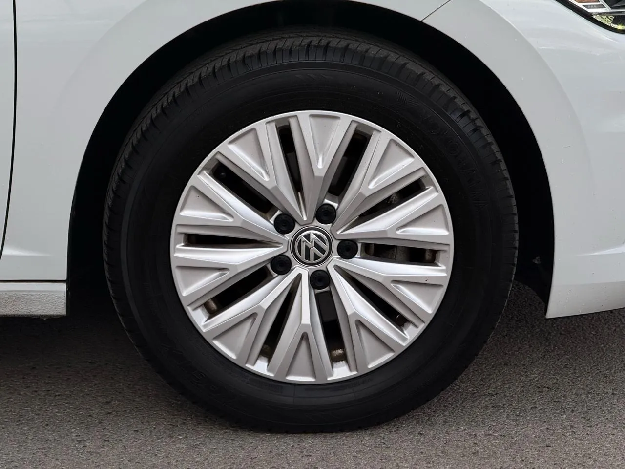 Volkswagen Jetta photo 8
