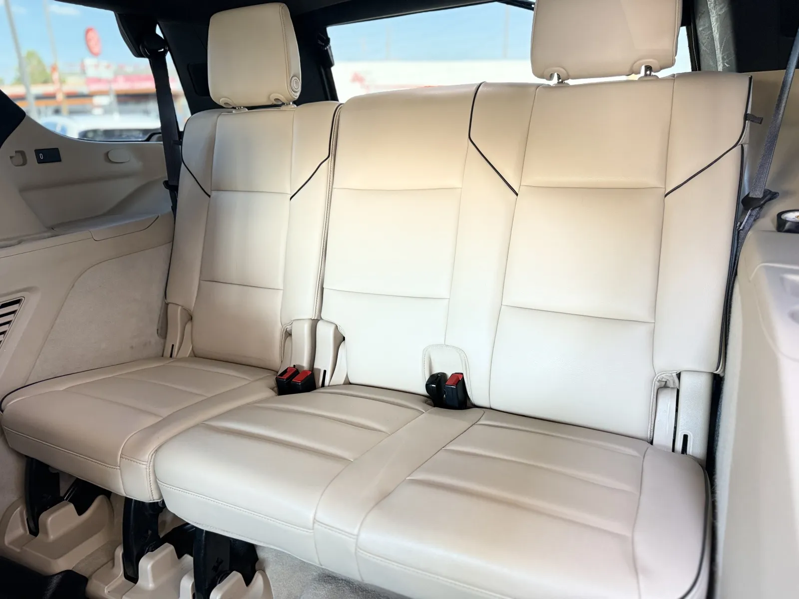 Cadillac Escalade photo 12