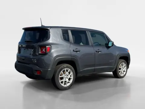 More photos of 2023 Jeep Renegade Latitude at Farris Ford - Morristown, TN