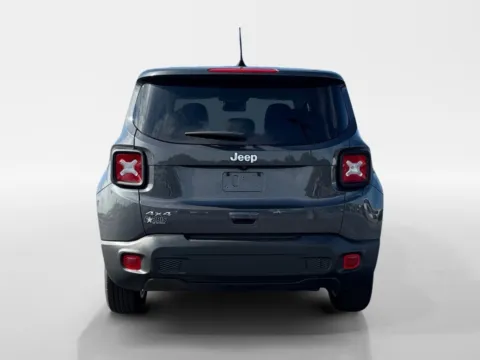 More photos of 2023 Jeep Renegade Latitude at Farris Ford - Morristown, TN