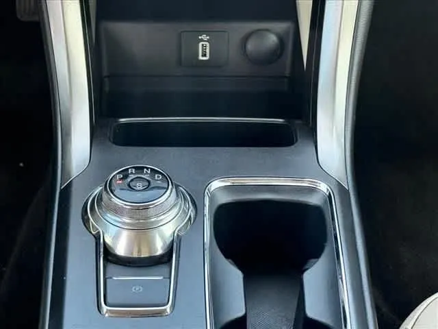 2018 Ford Fusion SE - Photo 11