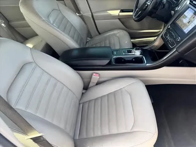 2018 Ford Fusion SE - Photo 21