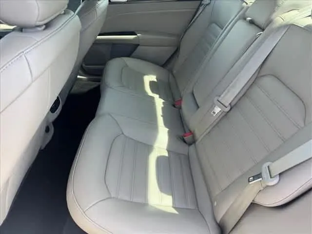 2018 Ford Fusion SE - Photo 23
