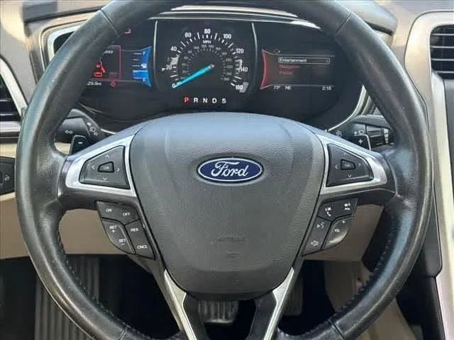 2018 Ford Fusion SE - Photo 18