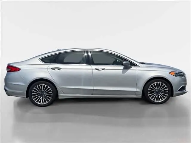 2018 Ford Fusion SE - Photo 6