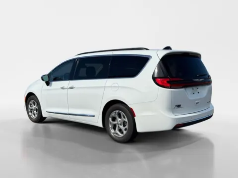 Another view of 2023 Chrysler Pacifica Limited for sale in Morristown, TN at Farris Ford - Morristown