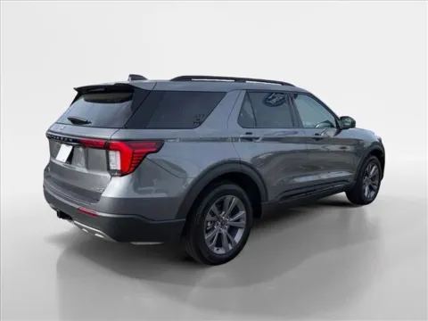 More photos of 2026 Ford Explorer Active at Farris Ford - Morristown, TN