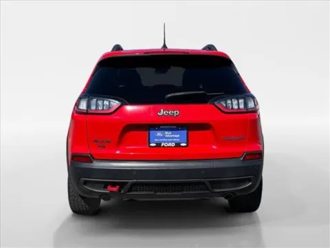 More photos of 2019 Jeep Cherokee Trailhawk at Farris Ford - Morristown, TN