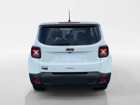 More photos of 2023 Jeep Renegade Latitude at Farris Ford - Morristown, TN