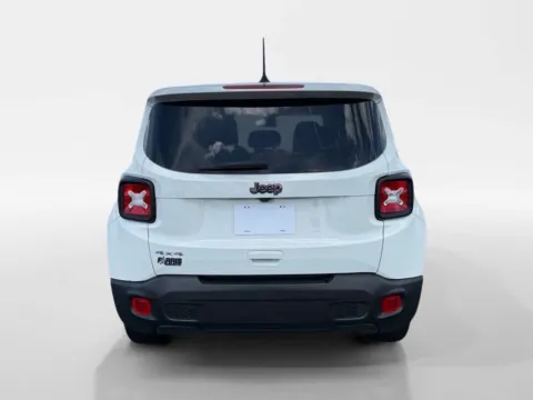 More photos of 2023 Jeep Renegade Latitude at Farris Ford - Morristown, TN