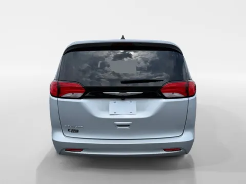 More photos of 2022 Chrysler Voyager LX at Farris Ford - Morristown, TN