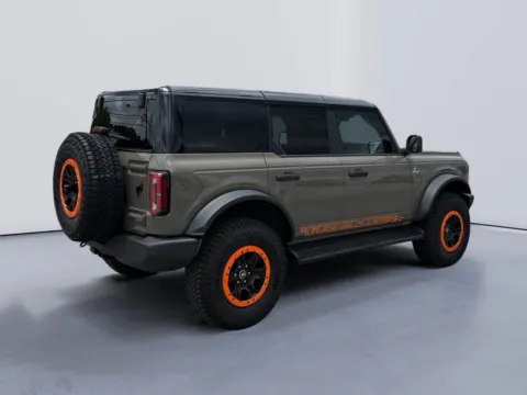More photos of 2026 Ford Bronco Outer Banks at Farris Ford - Morristown, TN