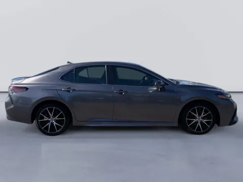 More photos of 2024 Toyota Camry SE at Farris Ford - Morristown, TN