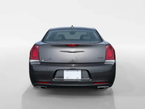 More photos of 2022 Chrysler 300 Touring L at Farris Ford - Morristown, TN