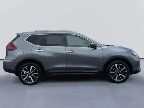 More photos of 2019 Nissan Rogue SL at Farris Ford - Morristown, TN