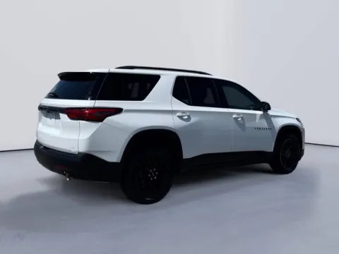 More photos of 2022 Chevrolet Traverse LS at Farris Ford - Morristown, TN