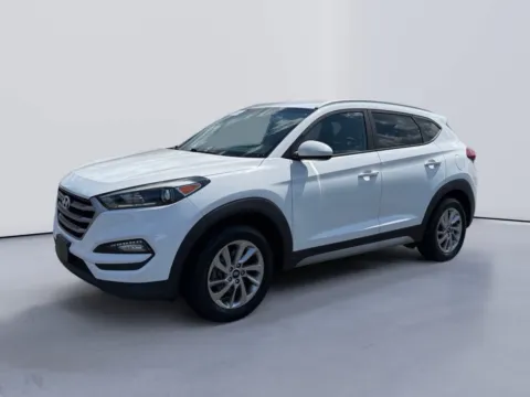 White 2017 Hyundai Tucson SE for sale in Morristown, TN