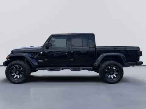 Photos of 2021 Jeep Gladiator Overland for sale in Morristown, TN at Farris Ford - Morristown