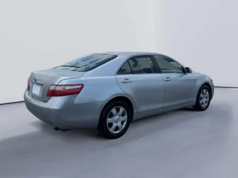 More photos of 2009 Toyota Camry LE at Farris Ford - Morristown, TN