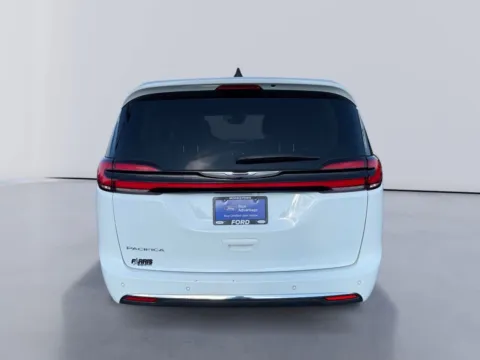 More photos of 2023 Chrysler Pacifica Touring L at Farris Ford - Morristown, TN