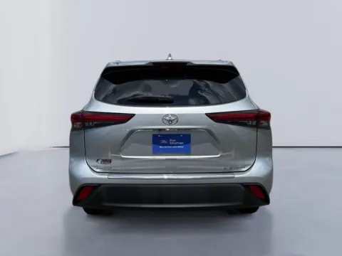 More photos of 2023 Toyota Highlander XLE at Farris Ford - Morristown, TN