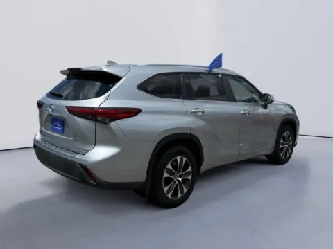 More photos of 2023 Toyota Highlander XLE at Farris Ford - Morristown, TN