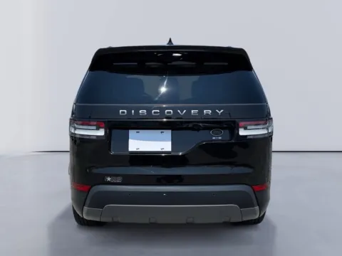 More photos of 2017 Land Rover Discovery SE at Farris Ford - Morristown, TN