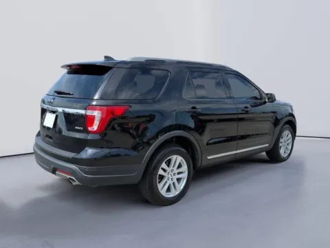 More photos of 2018 Ford Explorer XLT at Farris Ford - Morristown, TN
