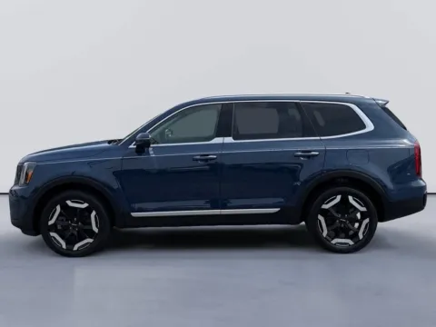 Photos of 2024 Kia Telluride S for sale in Morristown, TN at Farris Ford - Morristown