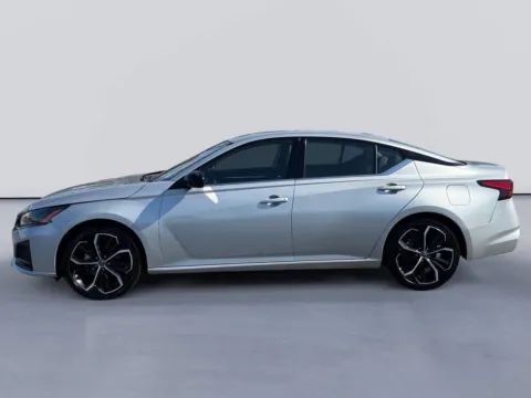 Photos of 2024 Nissan Altima 2.5 SR for sale in Morristown, TN at Farris Ford - Morristown